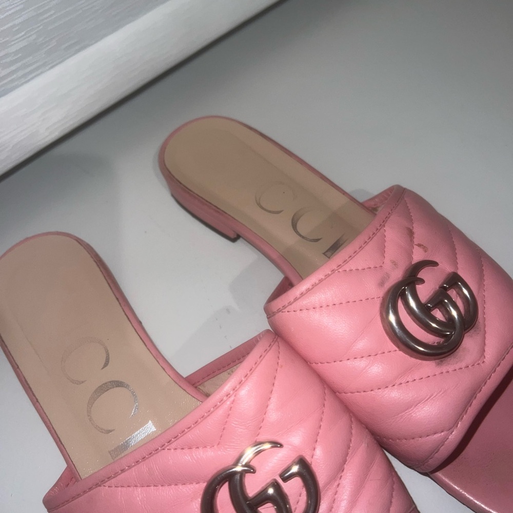 Gucci pink slides